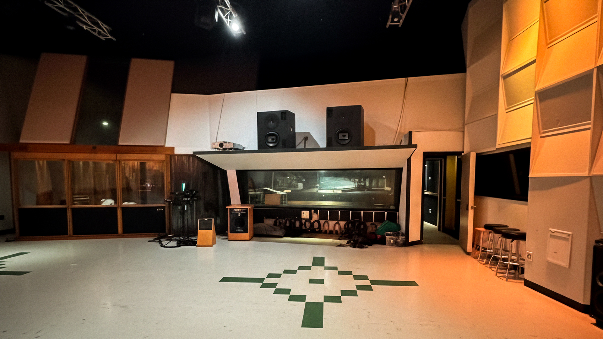 studio 8